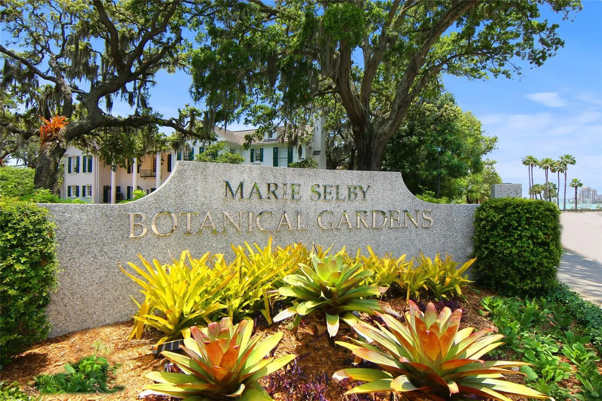 643 Calle De Peru Sarasota FL 34242