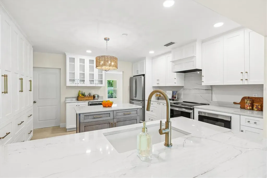 5012 Higel Avenue Sarasota FL 34242