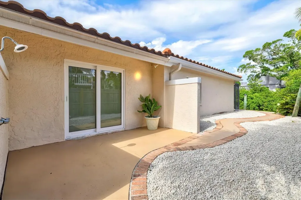 5012 Higel Avenue Sarasota FL 34242