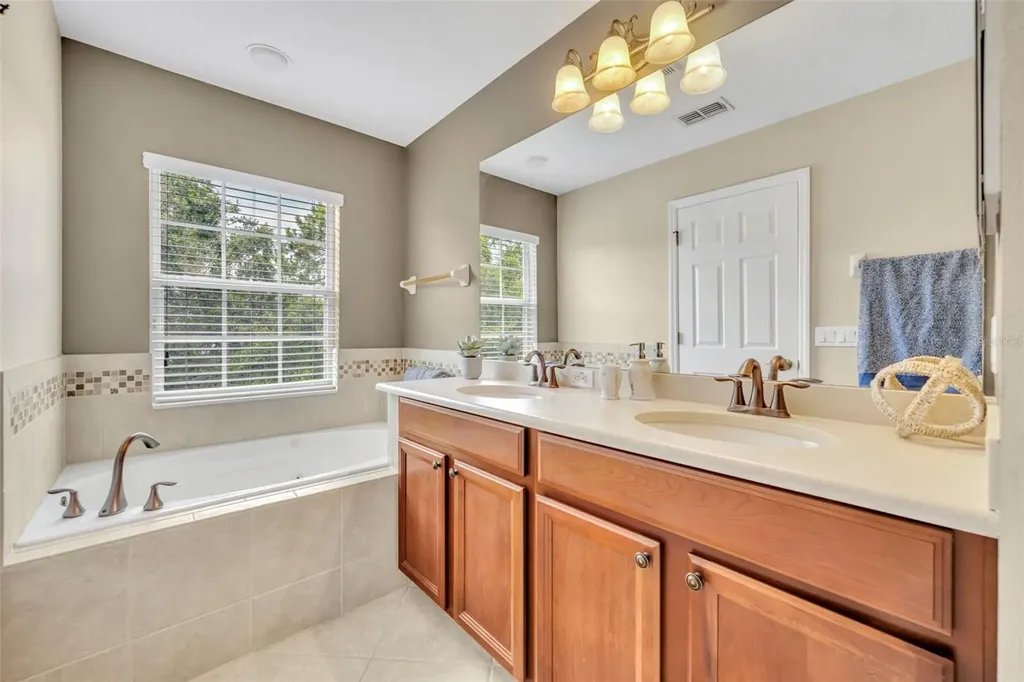 10116 Fallsgrove Street Orlando FL 32836