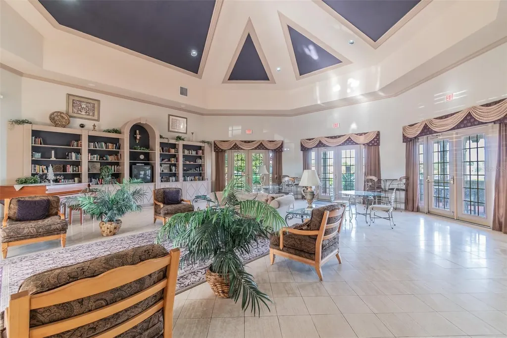 9042 Lake Chase Island Way Tampa FL 33626