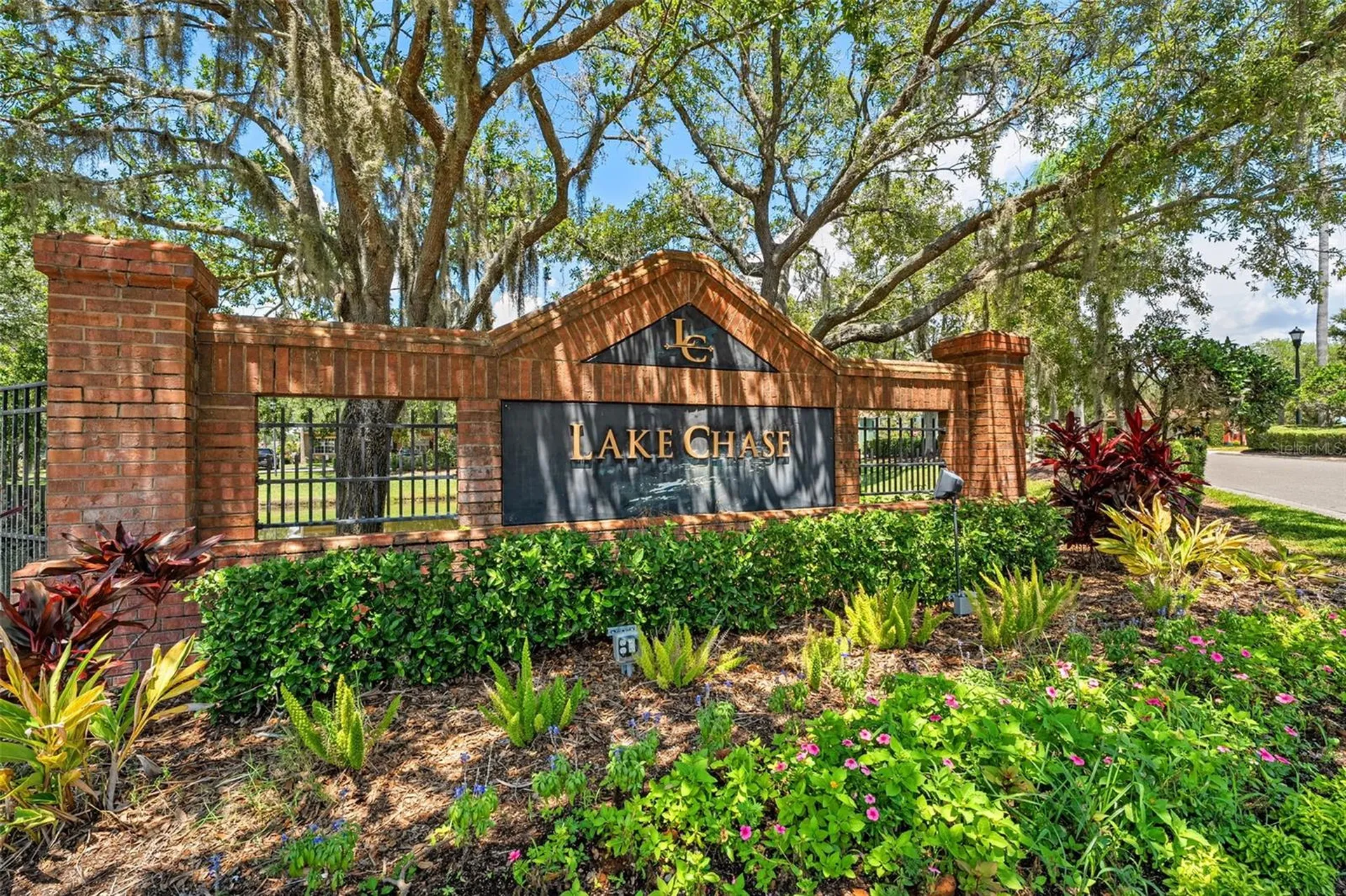 9042 Lake Chase Island Way Tampa FL 33626