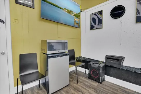 123 W Main Street Apopka FL 32703