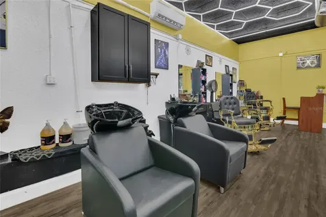 123 W Main Street Apopka FL 32703