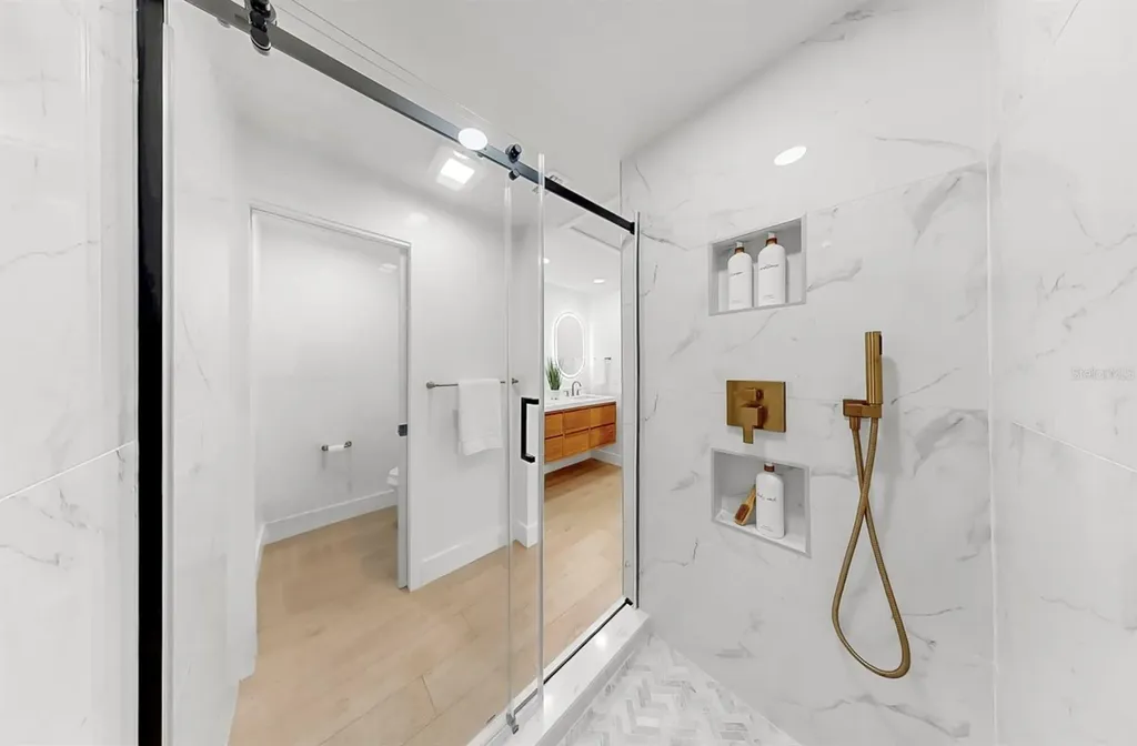 424 Doric Court Tarpon Springs FL 34689