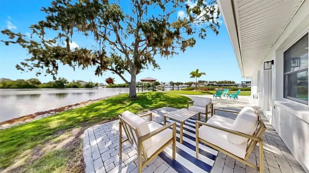 424 Doric Court Tarpon Springs FL 34689