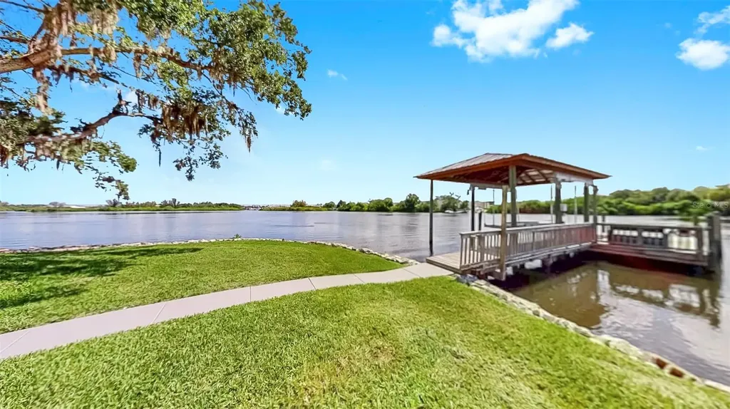 424 Doric Court Tarpon Springs FL 34689