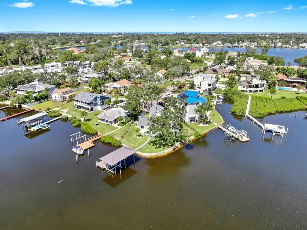 424 Doric Court Tarpon Springs FL 34689