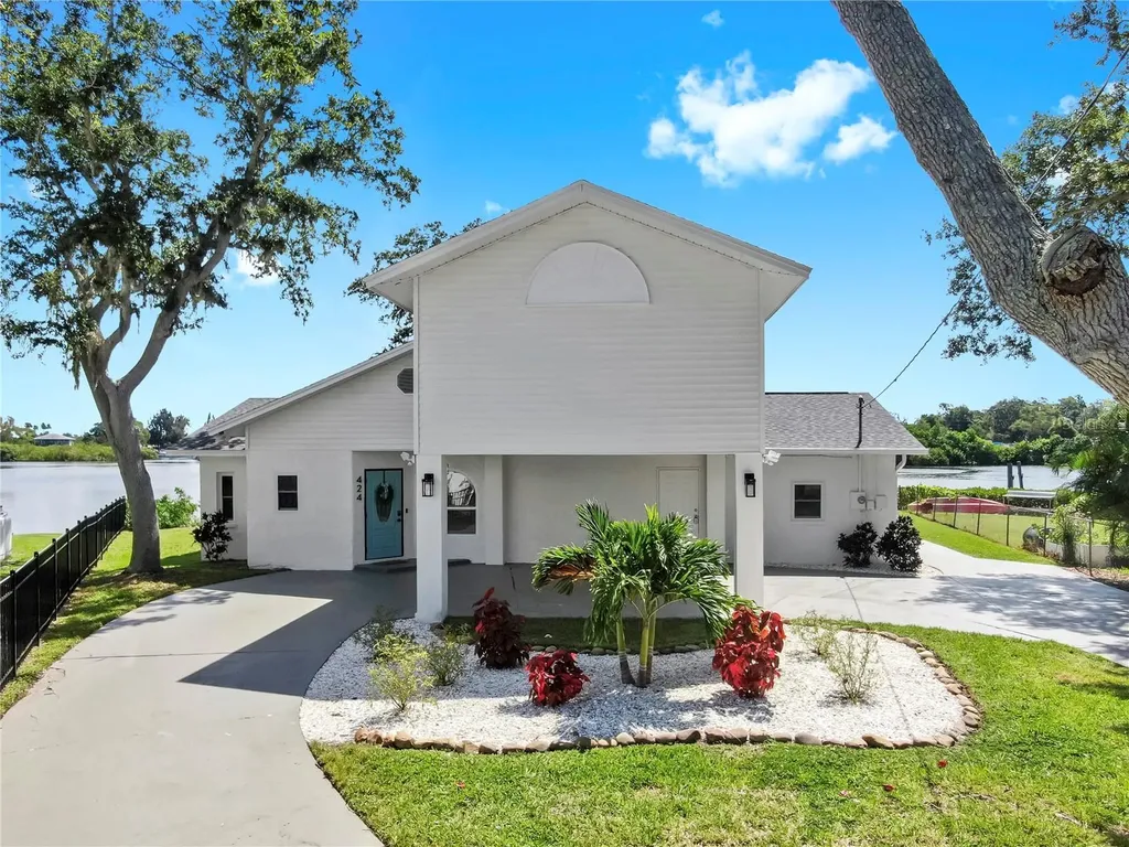 424 Doric Court Tarpon Springs FL 34689