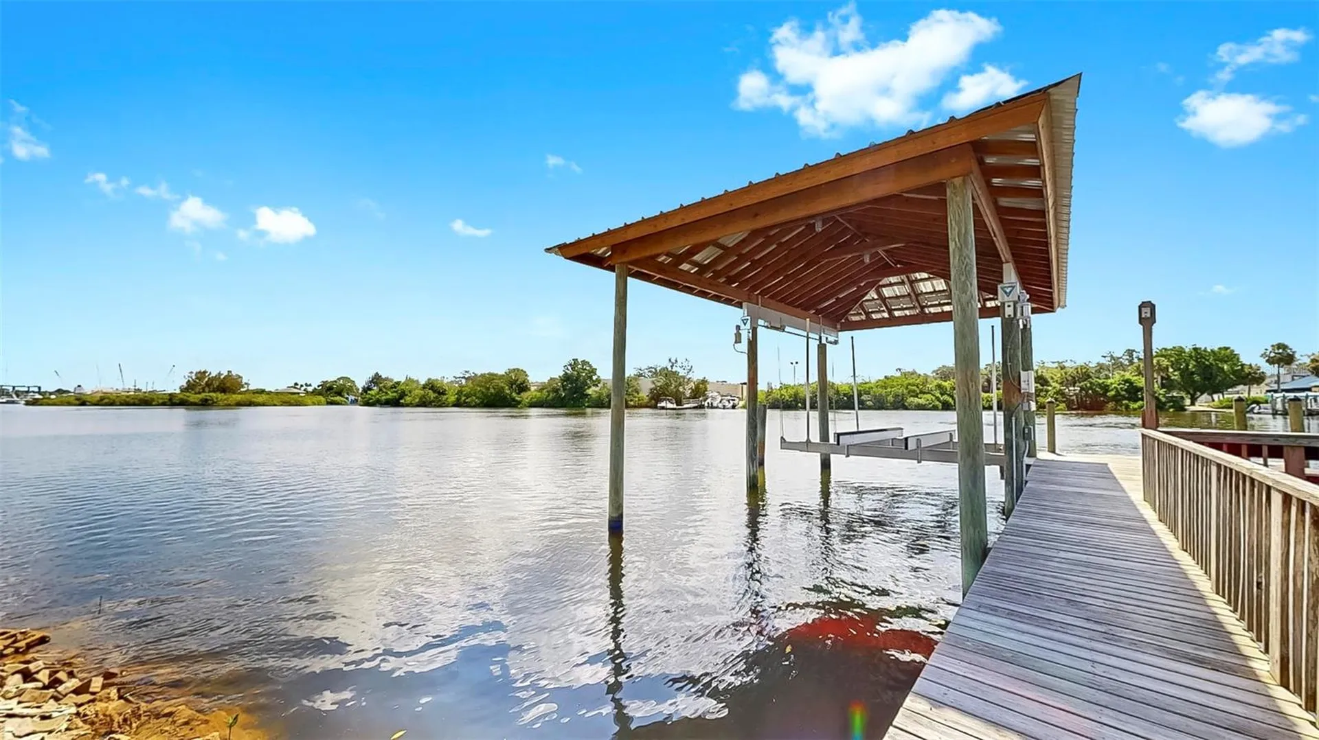 424 Doric Court Tarpon Springs FL 34689