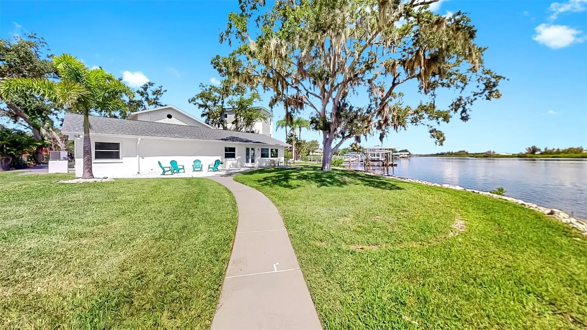 424 Doric Court Tarpon Springs FL 34689