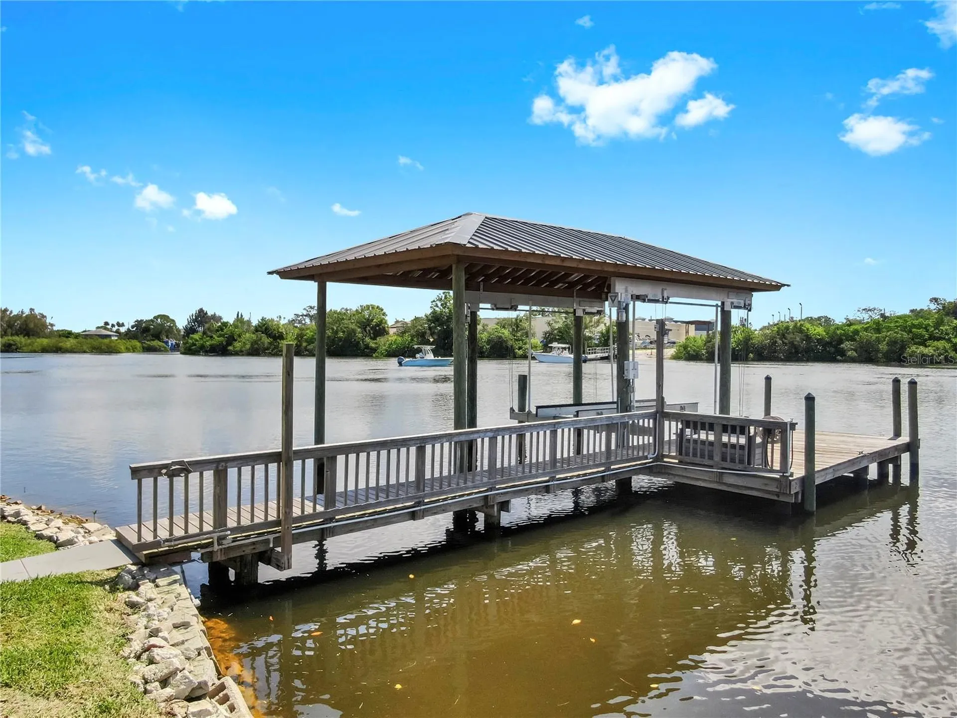 424 Doric Court Tarpon Springs FL 34689