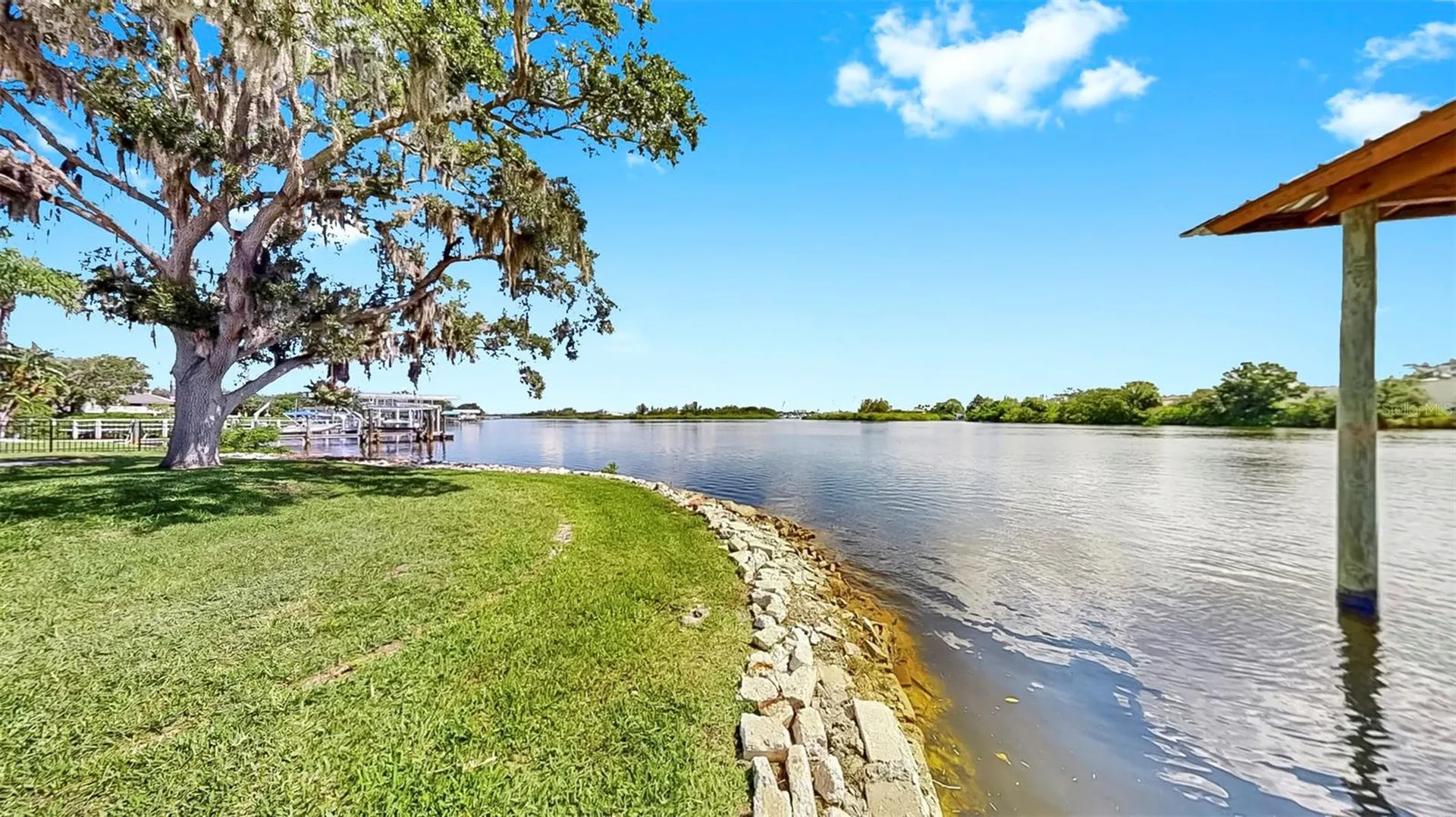 424 Doric Court Tarpon Springs FL 34689