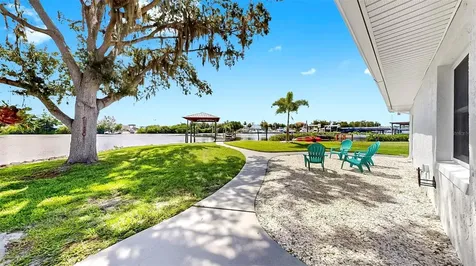 424 Doric Court Tarpon Springs FL 34689