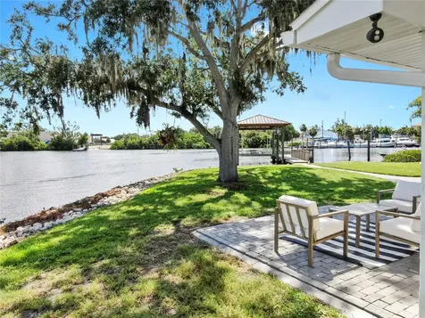 424 Doric Court Tarpon Springs FL 34689