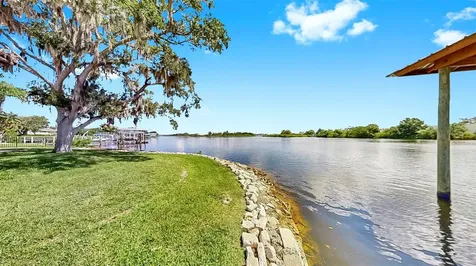 424 Doric Court Tarpon Springs FL 34689