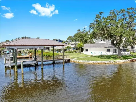 424 Doric Court Tarpon Springs FL 34689