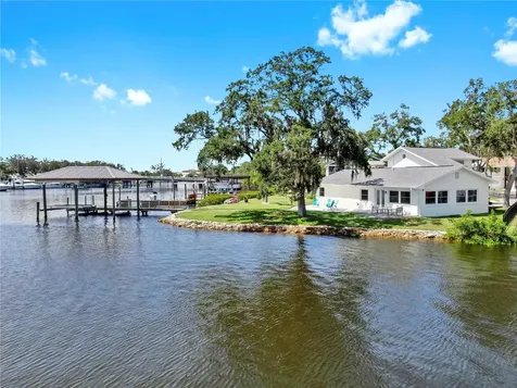 424 Doric Court Tarpon Springs FL 34689