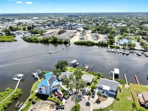 424 Doric Court Tarpon Springs FL 34689