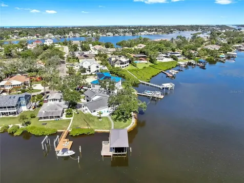 424 Doric Court Tarpon Springs FL 34689