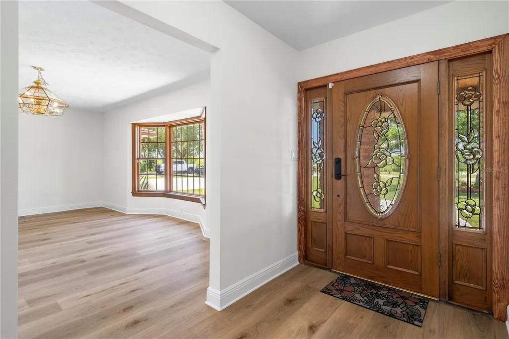 404 Dickman Drive SW Ruskin FL 33570