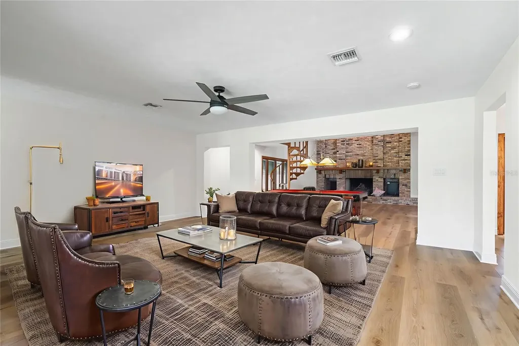 404 Dickman Drive SW Ruskin FL 33570