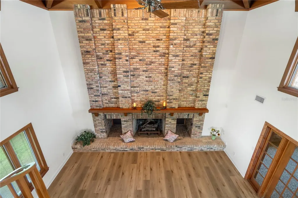 404 Dickman Drive SW Ruskin FL 33570