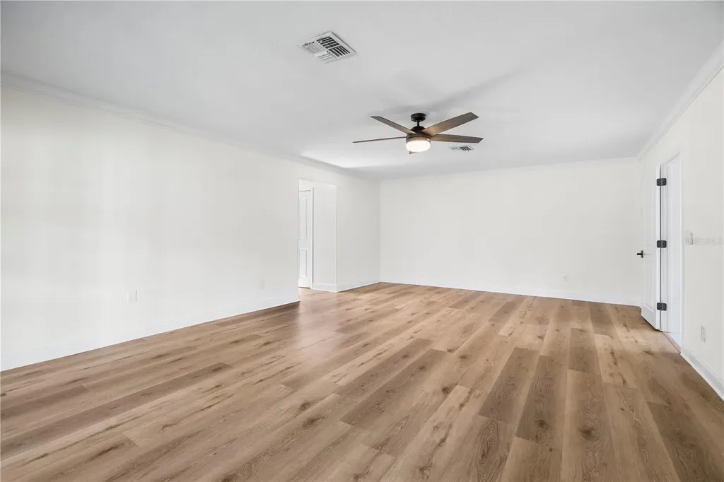 404 Dickman Drive SW Ruskin FL 33570