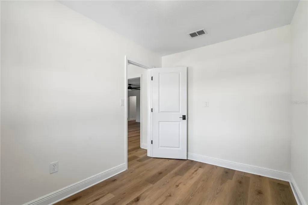 404 Dickman Drive SW Ruskin FL 33570