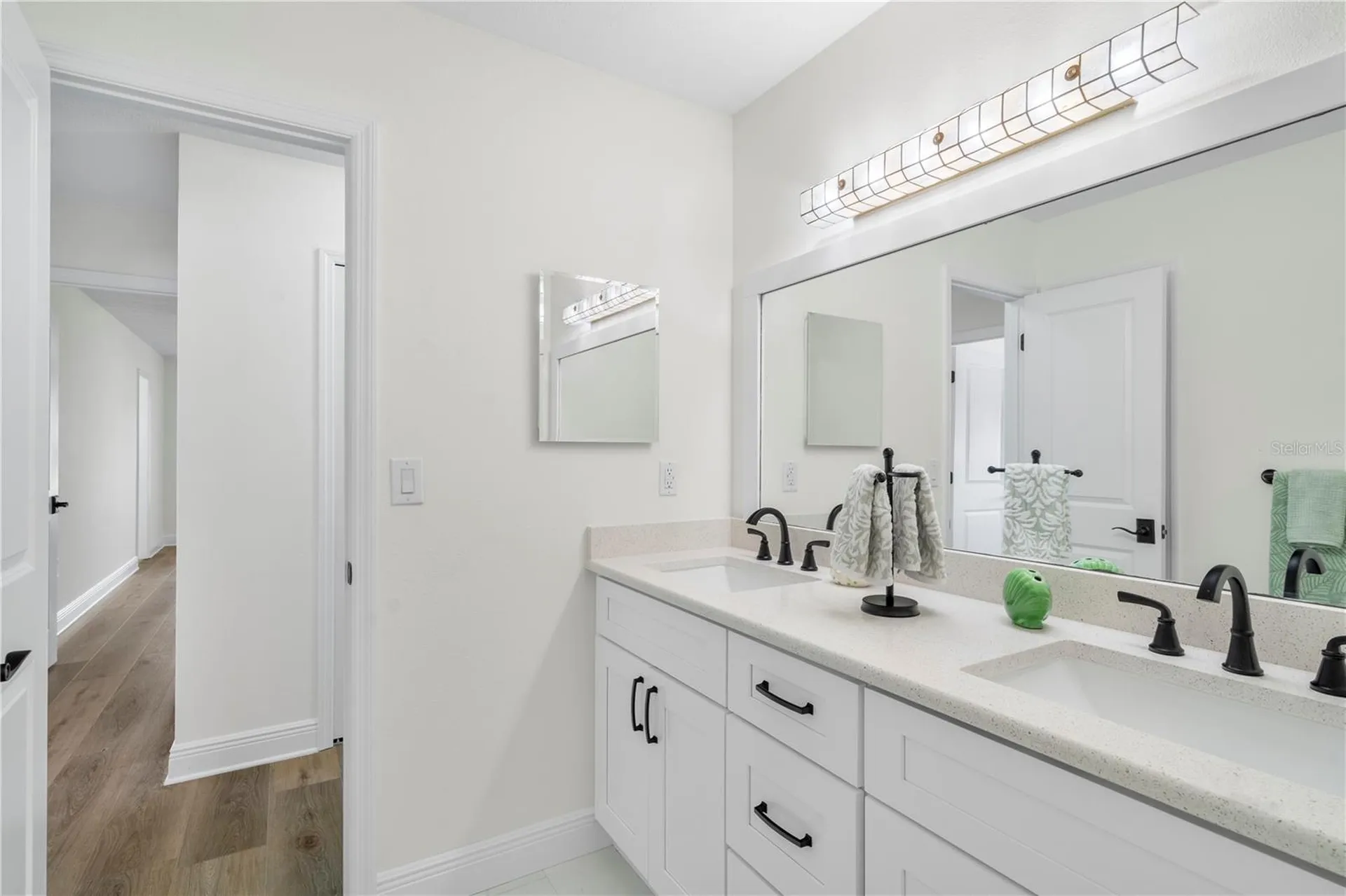 404 Dickman Drive SW Ruskin FL 33570