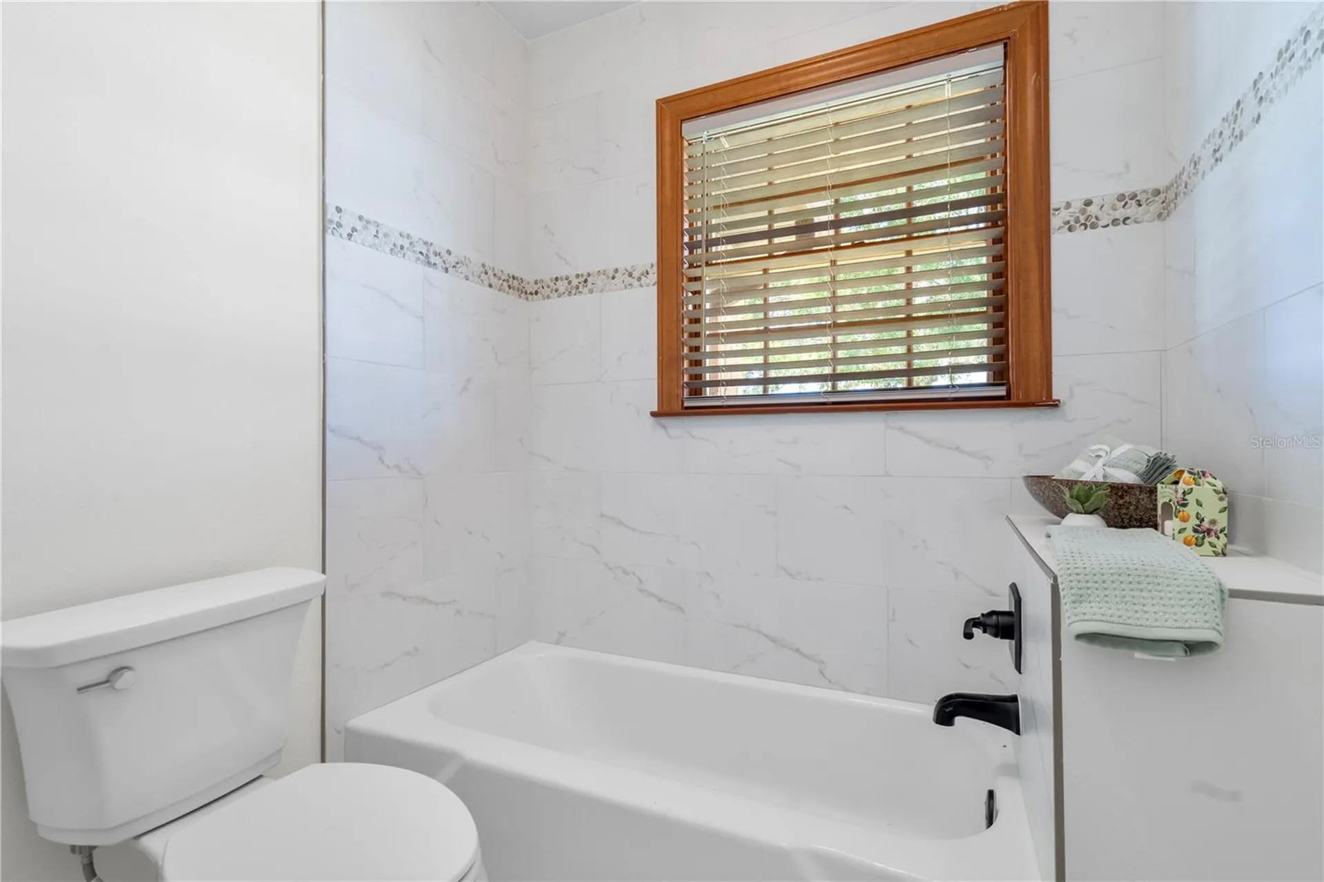 404 Dickman Drive SW Ruskin FL 33570