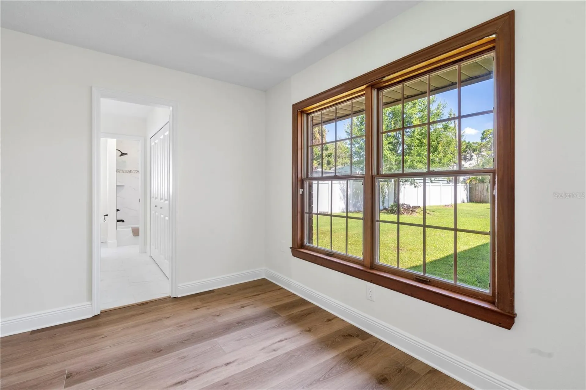 404 Dickman Drive SW Ruskin FL 33570