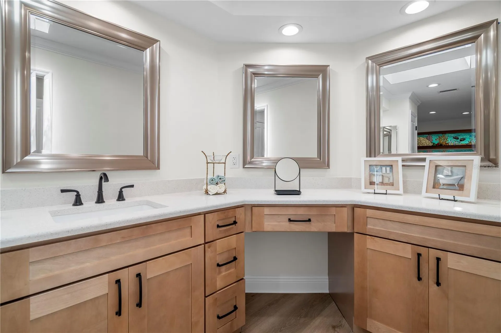 404 Dickman Drive SW Ruskin FL 33570