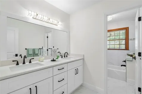 404 Dickman Drive SW Ruskin FL 33570