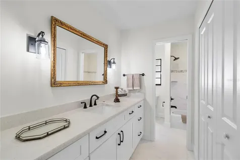 404 Dickman Drive SW Ruskin FL 33570