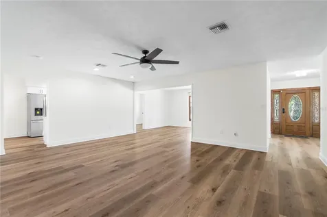 404 Dickman Drive SW Ruskin FL 33570