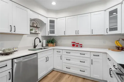 404 Dickman Drive SW Ruskin FL 33570