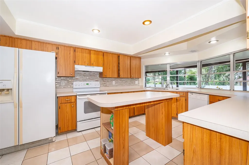 1715 W Lake Mary Boulevard Lake Mary FL 32746
