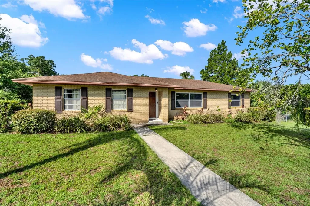 608 Northern Oaks Avenue Deland FL 32724
