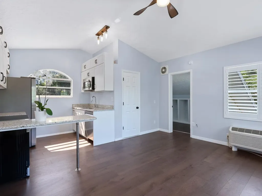 2504 Wilkinson Road Sarasota FL 34231
