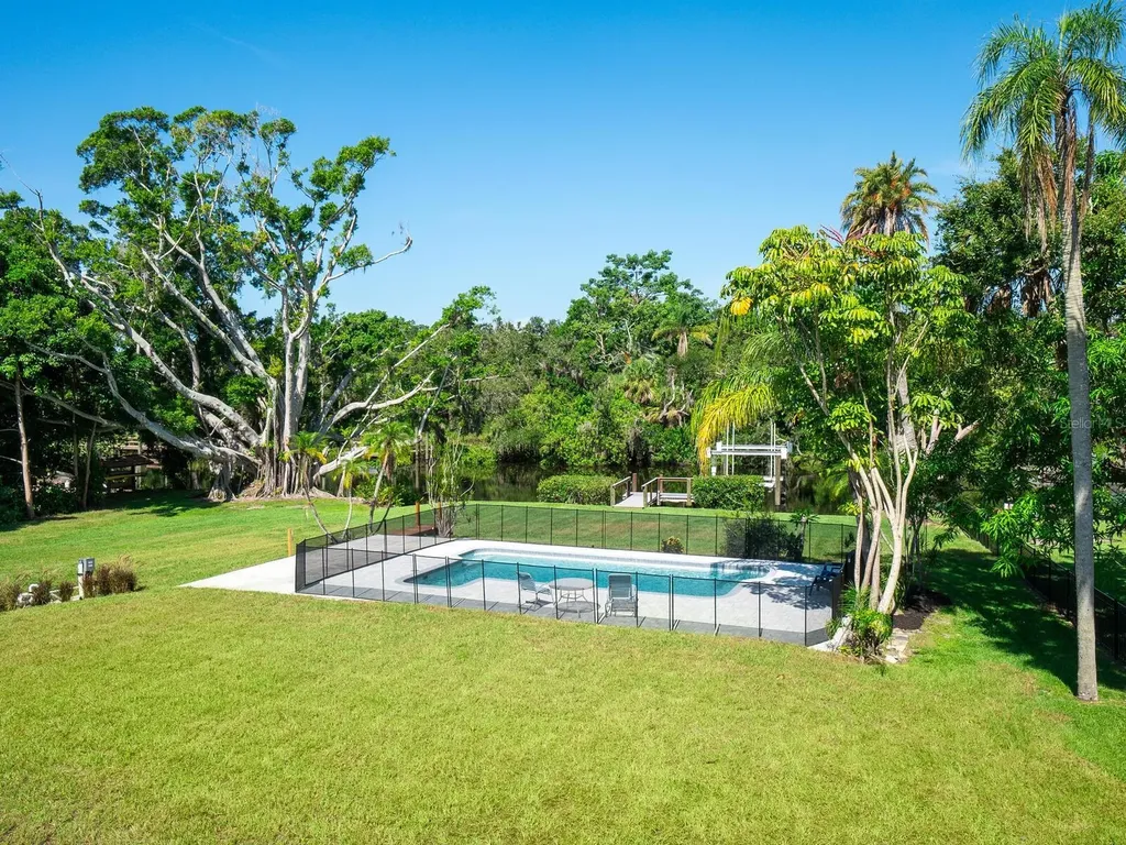 2504 Wilkinson Road Sarasota FL 34231