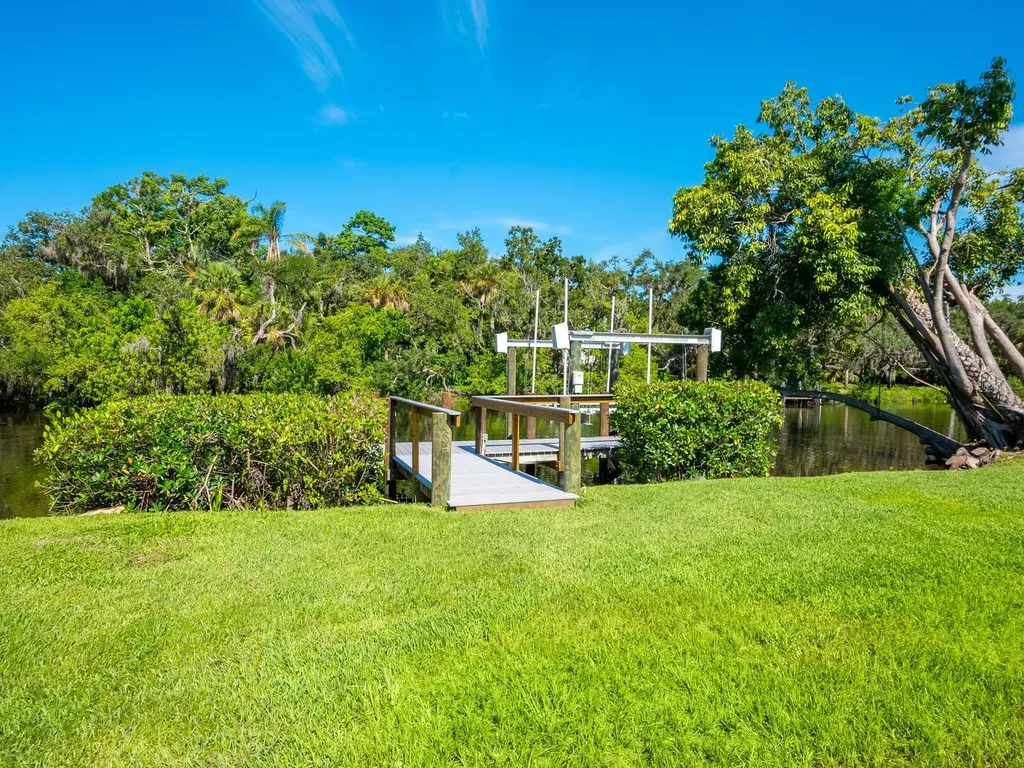 2504 Wilkinson Road Sarasota FL 34231