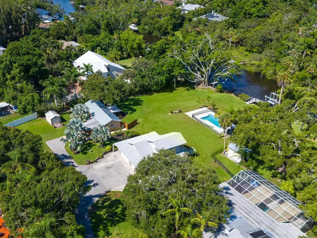 2504 Wilkinson Road Sarasota FL 34231
