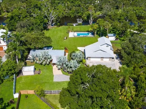 2504 Wilkinson Road Sarasota FL 34231