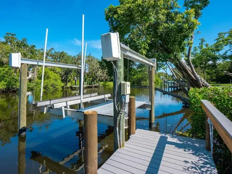2504 Wilkinson Road Sarasota FL 34231