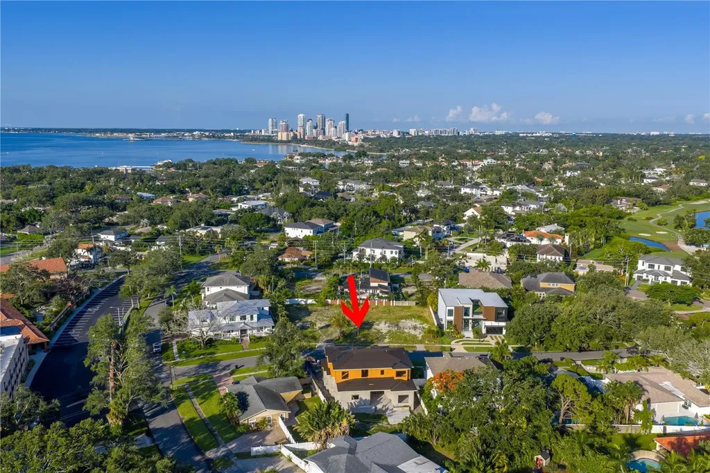 608 & 700 Alda Way NE St Petersburg FL 33704