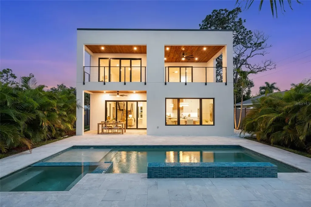 2111 Hawthorne Street Sarasota FL 34239