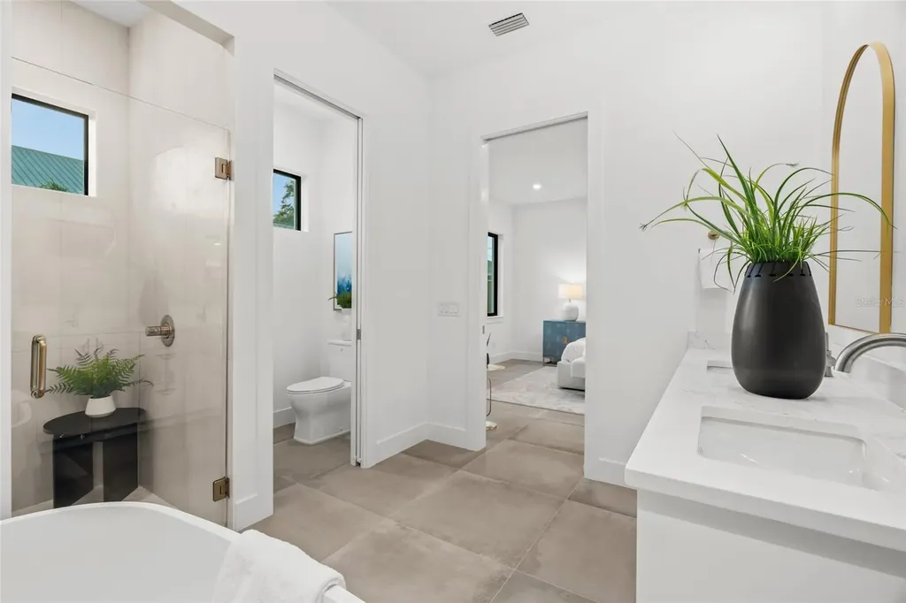 2111 Hawthorne Street Sarasota FL 34239