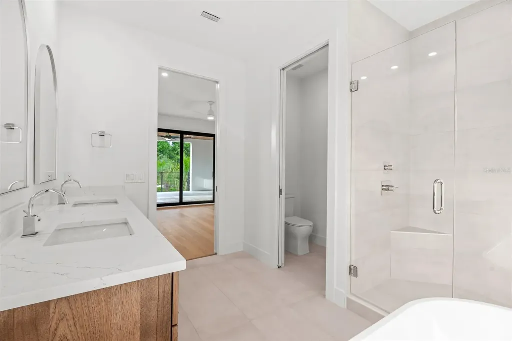 2111 Hawthorne Street Sarasota FL 34239