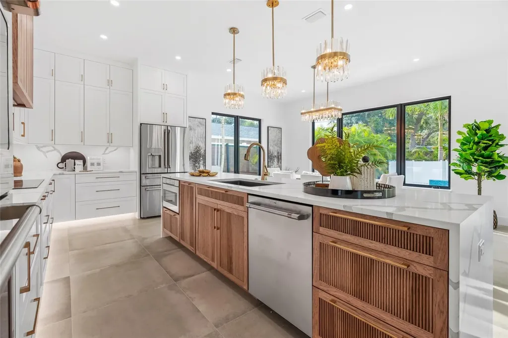 2111 Hawthorne Street Sarasota FL 34239